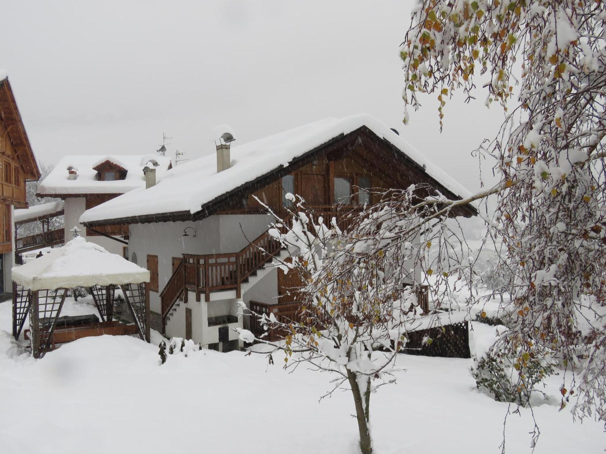 Villetta Val Di Sole Commezzadura Kültér fotó